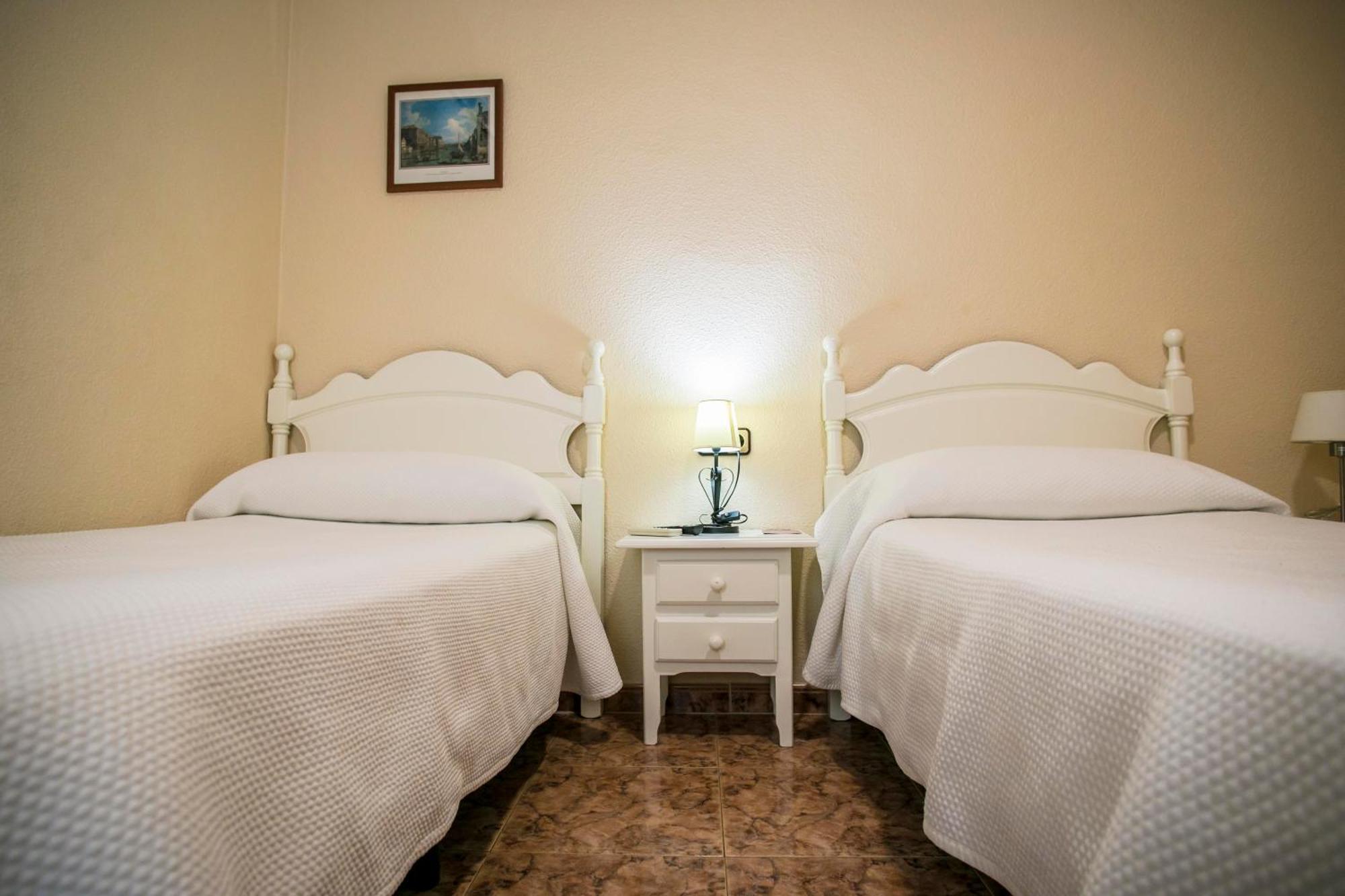 Pension Dulces Suenos Севилья Экстерьер фото