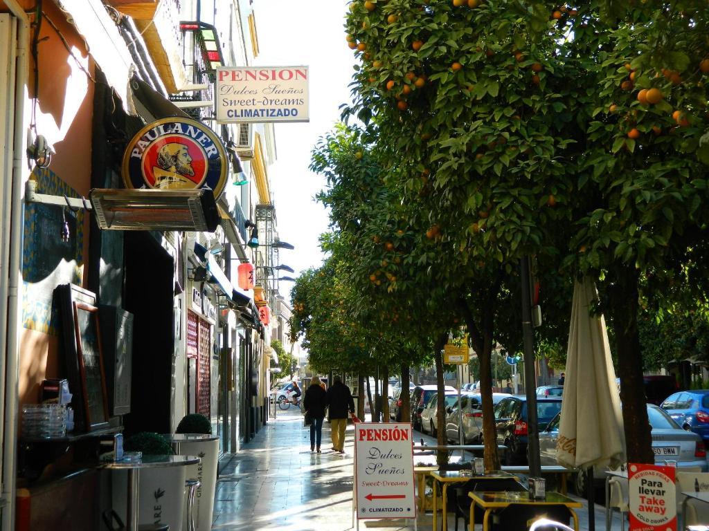 Pension Dulces Suenos Севилья Экстерьер фото
